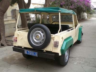 On some Senegalese cars the windscreen is borrowed from the Renault 4L