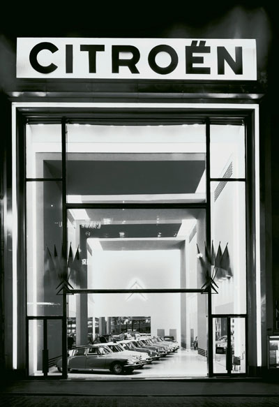C42” Citroen showroom by Manuelle Gautrand Architecture, Paris